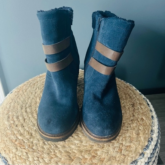 Mountain Sole Navy Suede Heeled Boots - Picture 4 of 8